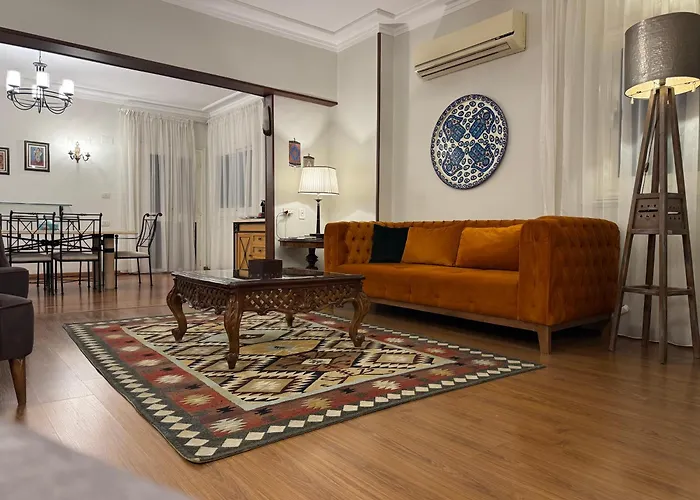 Nile View Apartment In Zamalek Stays