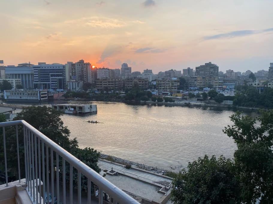 Nile View In Zamalek Apartment